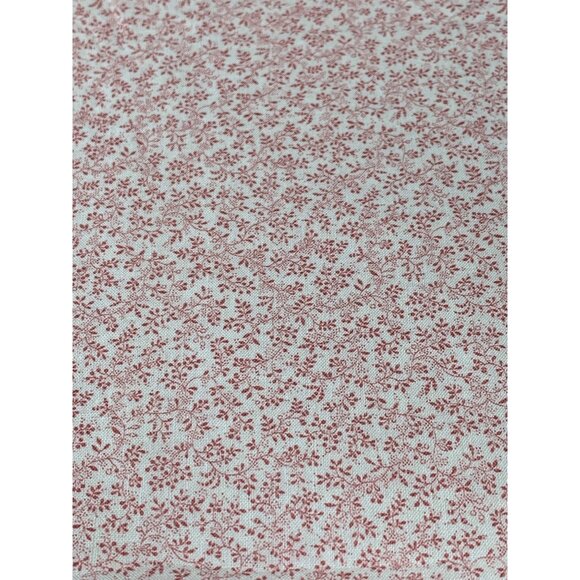 Red Floral Cotton Fabric 20" x 48" Sewing Quilting Craft Projects - Picture 3 of 4